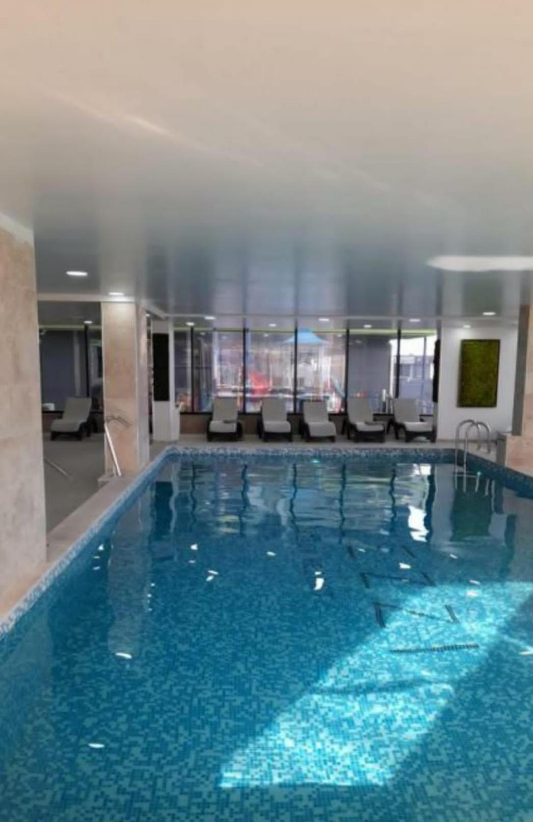 Alezzi Beach Vibe Family Studio With Spa Piscina Interioara Incalzita Sauna Jacuzzi Gym Navodari Ngoại thất bức ảnh