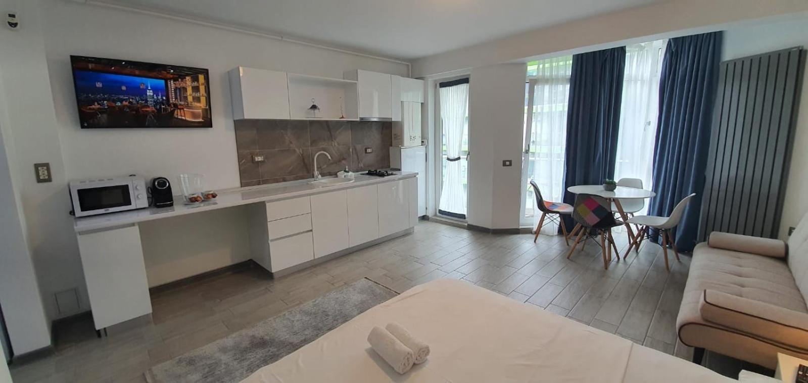 Alezzi Beach Vibe Family Studio With Spa Piscina Interioara Incalzita Sauna Jacuzzi Gym Navodari Ngoại thất bức ảnh