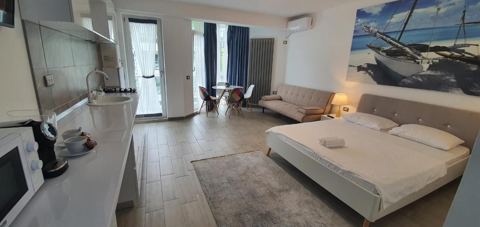 Alezzi Beach Vibe Family Studio With Spa Piscina Interioara Incalzita Sauna Jacuzzi Gym Navodari Ngoại thất bức ảnh